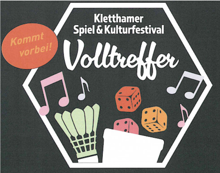 Logo des Kletthamer Spiel- und Kulturfestivals mit Würfeln, Musiknoten und einem Federball.
